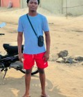 Встретьте Мужчинa : Donald, 24 лет до Россия  Cotonou 